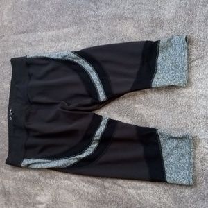 RAG black and gray cropped leggings
